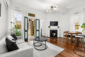 Perfect 2BR Harbour View Apartment, Sydney